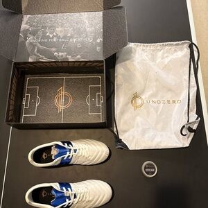 Unozero made in Italy kangeroo leather white and blue turf cleats size 9.5